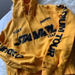 Justin Bieber cropped hoodie